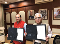 CSIR signs MoU with KVIC for Promotion of Honey Production; Khadi Outlets to Display CSIR Products