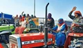 Kisan Andolan: Women preparing to participate in 'Tractor Kisan Parade' on Republic Day